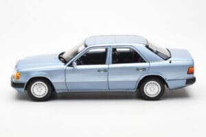 Mercedes 230E W124 Ανοιχτό Μπλε Μεταλλικό Norev 1:18 183945 Μέταλλο - εικόνα 4 από 8