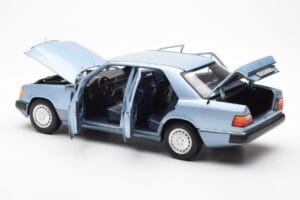 Mercedes 230E W124 Ανοιχτό Μπλε Μεταλλικό Norev 1:18 183945 Μέταλλο - εικόνα 5 από 8