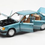 Mercedes 230E W124 Beryl Metallic Έκδοση Αντιπροσώπου Norev 1:18 B66040698 - image 2 of 8
