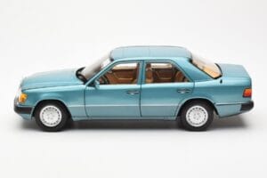 Mercedes 230E W124 Beryl Metallic Έκδοση Αντιπροσώπου Norev 1:18 B66040698 Μέταλλο - εικόνα 4 από 8