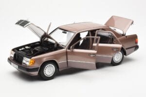 Mercedes 230E W124 Rosewood Metallic Έκδοση Αντιπροσώπου Norev 1:18 B66040697 Μέταλλο - εικόνα 2 από 8