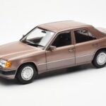 Mercedes 230E W124 Rosewood Metallic Έκδοση Αντιπροσώπου Norev 1:18 B66040697