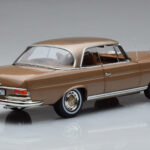 Mercedes 250 SE Coupe W111 Χρυσό Μεταλλικό Norev 1:18 - image 3 of 7