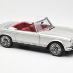 Mercedes 280 SL W113 Pagoda Ασημί Schuco 1:18 450035000 - image 6 of 8