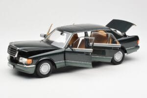 Mercedes 560 SEL W126 Night Πράσινο Μεταλλικό Dealer Edition Norev 1:18 B66040626 Μέταλλο - εικόνα 2 από 8