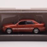 Mercedes C-Class W202 C220 Πορτοκαλί Μεταλλικό Dealer Edition Minichamps 1:43 - image 4 of 4