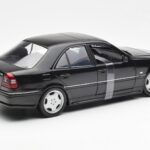 Mercedes C-Class W202 C36 AMG Μαύρο Μεταλλικό UT Models 1:18 - image 2 of 6