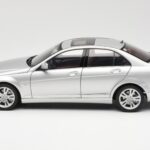 Mercedes C-Class W204 Avantgarde Ασημί AUTOart 1:18 B66962368 - image 4 of 8