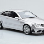 Mercedes CLK63 AMG C209 Coupe Ασημί Otto 1:18 - image 4 of 6