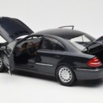 Mercedes E-Class W211 Μπλε Metallic Kyosho 1:18 B66962147 - image 5 of 8