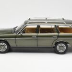 Mercedes 230T W123 T-Model Πράσινο Μεταλλικό Norev 1:18 183730 - image 4 of 8