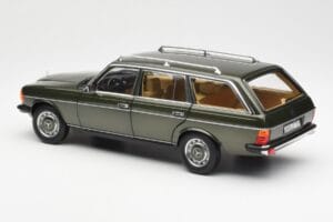 Mercedes 230T W123 T-Model Πράσινο Μεταλλικό Norev 1:18 183730 Μέταλλο - εικόνα 7 από 8