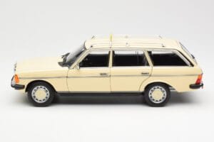 Mercedes 230T W123 T-Model Ταξί Norev 1:18 183731 Μέταλλο - εικόνα 4 από 8