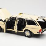 Mercedes 230T W123 T-Model Ταξί Norev 1:18 183731 - image 5 of 8