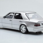 Mercedes E500 W124 Ασημί Otto 1:18 - image 5 of 6
