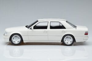 Mercedes E60 AMG W124 Λευκό Otto 1:18 B66040640 Ρητίνη - εικόνα 3 από 6