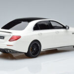 Mercedes AMG E63 S W213 Λευκό GT Spirit 1:18 - image 2 of 6