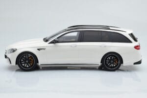 Mercedes AMG E63 S S213 T-Model Λευκό GT Spirit 1:18 GT795 Ρητίνη - εικόνα 3 από 6