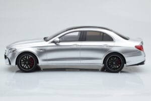 Mercedes AMG E63 S W213 Ασημί GT Spirit 1:18 GT230 Ρητίνη - εικόνα 3 από 6
