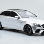 Mercedes AMG E63 S W213 Ασημί GT Spirit 1:18 - image 4 of 6