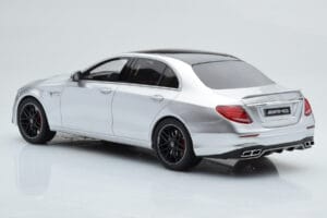 Mercedes AMG E63 S W213 Ασημί GT Spirit 1:18 GT230 Ρητίνη - εικόνα 5 από 6