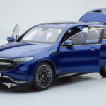 Mercedes EQC 400 Brilliant Μπλε NZG 1:18 - image 2 of 8
