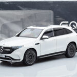 Mercedes EQC 400 Diamond Λευκό NZG 1:18 - image 8 of 8