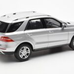 Mercedes M-Class W166 Iridium Ασημί Μεταλλικό Minichamps 1:18 B66960064 - image 3 of 8