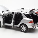 Mercedes M-Class W166 Iridium Ασημί Μεταλλικό Minichamps 1:18 B66960064 - image 5 of 8