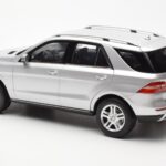 Mercedes M-Class W166 Iridium Ασημί Μεταλλικό Minichamps 1:18 B66960064 - image 7 of 8
