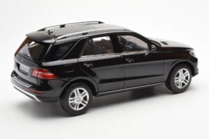 Mercedes M-Class W166 Obsidian Μαύρο Μεταλλικό Minichamps 1:18 B66960063 Μέταλλο - εικόνα 3 από 8