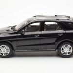 Mercedes M-Class W166 Obsidian Μαύρο Μεταλλικό Minichamps 1:18 B66960063 - image 4 of 8