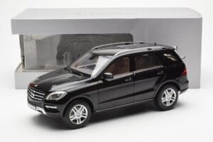 Mercedes M-Class W166 Obsidian Μαύρο Μεταλλικό Minichamps 1:18 B66960063 Μέταλλο - εικόνα 8 από 8