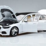 Mercedes Maybach S600 W222 V12 Biturbo Diamond Λευκό Almost Real 1:18 - image 2 of 11