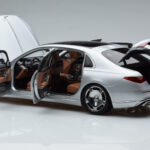 Mercedes Maybach S600 W222 V12 Biturbo Hightech Ασημί Almost Real 1:18 - image 8 of 12