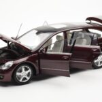 Mercedes R-Class W251 Κόκκινο Μεταλλικό Minichamps 1:18 - image 2 of 8