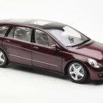 Mercedes R-Class W251 Κόκκινο Μεταλλικό Minichamps 1:18 - image 6 of 8