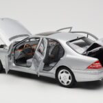 Mercedes S600 W220 Ασημί Μεταλλικό Norev 1:18 - image 5 of 8