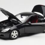 Mercedes SLK R171 Obsidian Μαύρο Metallic Minichamps 1:18 B66962319 - image 3 of 9
