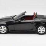 Mercedes SLK R171 Obsidian Μαύρο Metallic Minichamps 1:18 B66962319 - image 5 of 9