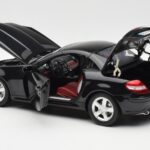 Mercedes SLK R171 Obsidian Μαύρο Metallic Minichamps 1:18 B66962319 - image 6 of 9