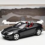 Mercedes SLK R171 Obsidian Μαύρο Metallic Minichamps 1:18 B66962319 - image 9 of 9