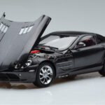 Mercedes SLR McLaren Μαύρο CMC 1:18 - image 2 of 10