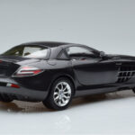 Mercedes SLR McLaren Μαύρο CMC 1:18 - image 3 of 10