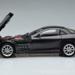 Mercedes SLR McLaren Μαύρο CMC 1:18 - image 4 of 10