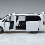 Mercedes V-Class W447 V260L Λευκό Mercedes 1:18 QALCN89911149 Μέταλλο - image 5 of 8