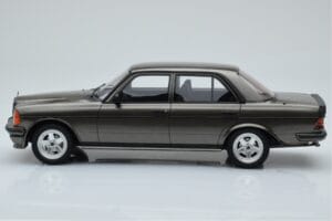 Mercedes W123 AMG 280 Γκρι Otto 1:18 OT750 Ρητίνη - εικόνα 3 από 6