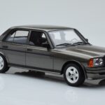 Mercedes W123 AMG 280 Γκρι Otto 1:18 - image 4 of 6