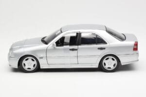 Mercedes C36 AMG W202 Ασημί UT Models 1:18 180035000 Μέταλλο - εικόνα 3 από 6
