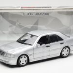 Mercedes C36 AMG W202 Ασημί UT Models 1:18 - image 6 of 6